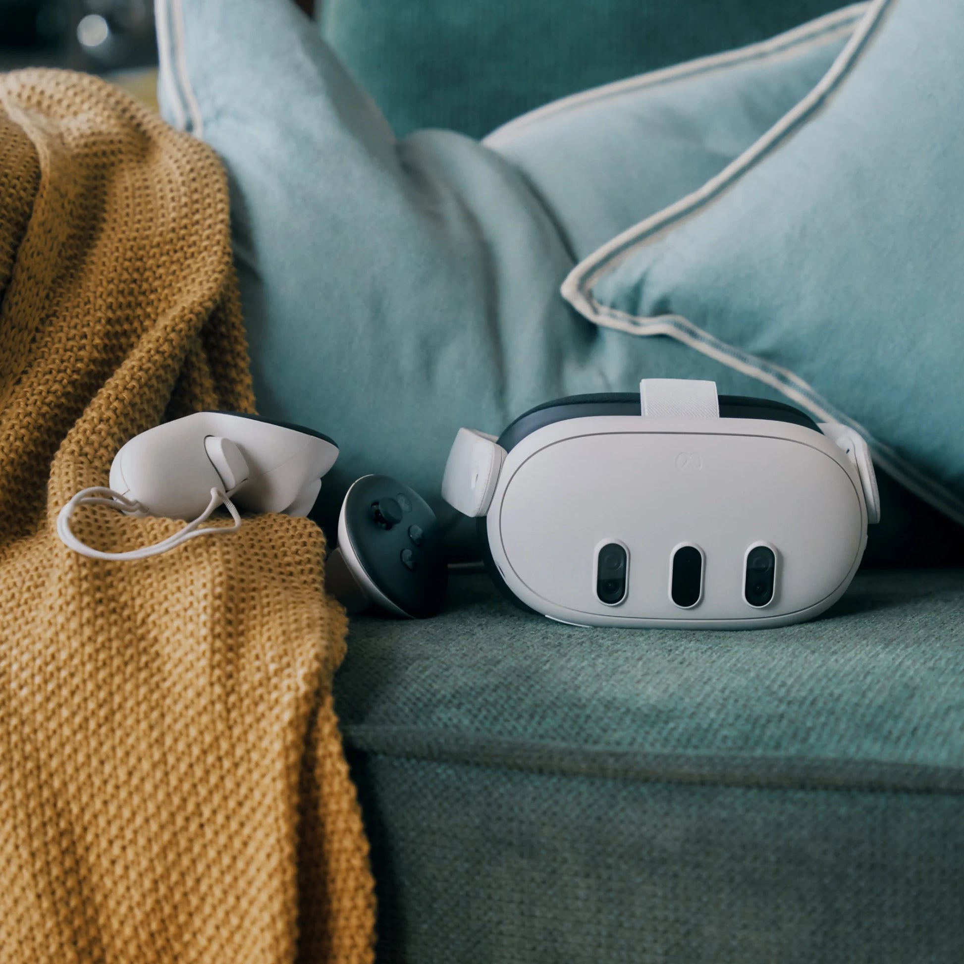 3 512GB – Get Batman: Arkham Shadow and a 3-Month Trial of Meta Horizon+ Included – All-In-One Headset